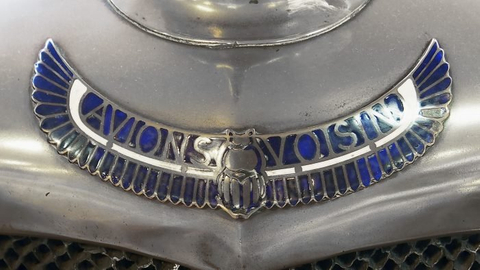 Avion Voisin 汽车标志 PVD ​​涂层和抛光